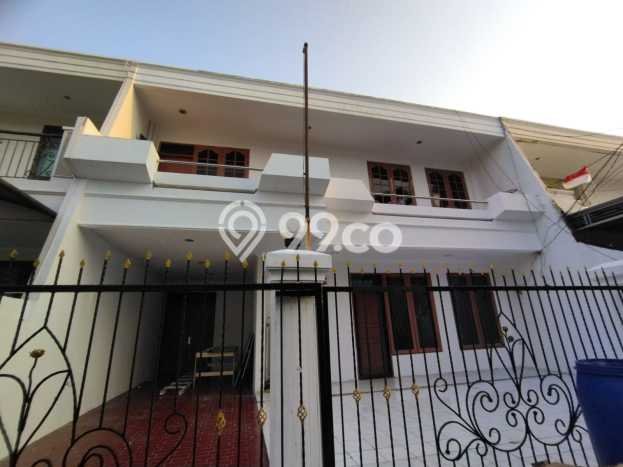 Disewakan! Rumah 4 Kamar Tidur &
4 Kamar Mandi di Muara Karang, Jakarta Utara Disewakan! Rumah 4 Kamar Tidur &
4 Kamar Mandi di Muara Karang, Jakarta Utara