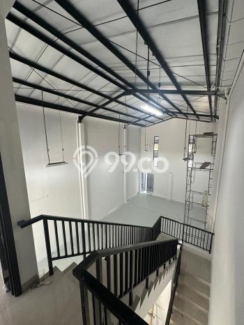 LOKASI PREMIUM! Gudang Kawasan , Luas 400m2m², Area Niaga LOKASI PREMIUM! Gudang Kawasan , Luas 400m2m², Area Niaga