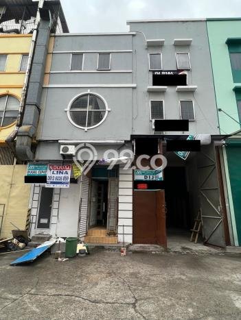 Gudang di , Luas 486m2m², Area Komersial, Lokasi Premium Gudang di , Luas 486m2m², Area Komersial, Lokasi Premium