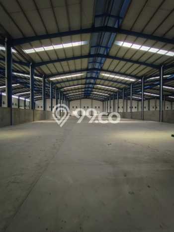 Unit Gudang Disewakan di Jatake di Area Ramai & Strategis Unit Gudang Disewakan di Jatake di Area Ramai & Strategis