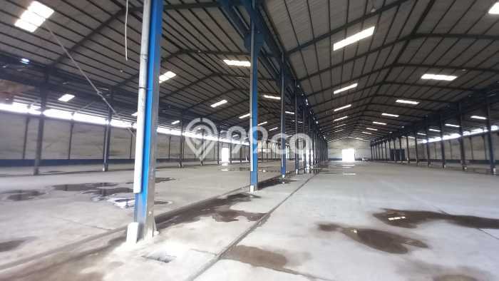 Gudang untuk Disewa di Pusat Tangerang Luas Bangunan 2520m2 Gudang untuk Disewa di Pusat Tangerang Luas Bangunan 2520m2
