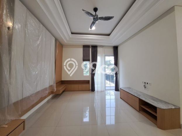 RARE UNIT! Rumah di , 3 KM, View Kota, Luas 250m2m² Bangunan 300m2m² RARE UNIT! Rumah di , 3 KM, View Kota, Luas 250m2m² Bangunan 300m2m²