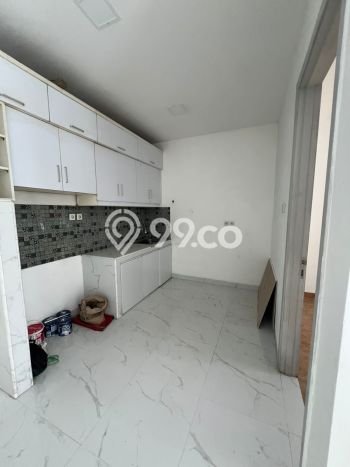 Disewakan! Rumah 4 Kamar Tidur &
2 Kamar Mandi di BSD, Tangerang Disewakan! Rumah 4 Kamar Tidur &
2 Kamar Mandi di BSD, Tangerang