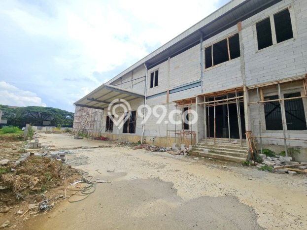 Unit Gudang Disewakan di Cikarang di Area Ramai & Strategis Unit Gudang Disewakan di Cikarang di Area Ramai & Strategis