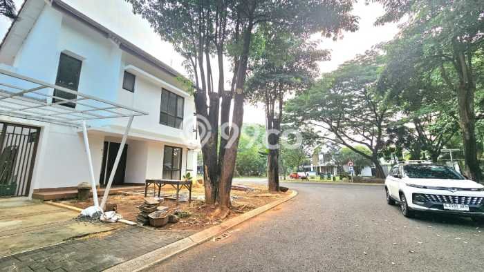 Rumah Luxury Modern Tanpa Renovasi di BSD City Tangerang Rumah Luxury Modern Tanpa Renovasi di BSD City Tangerang