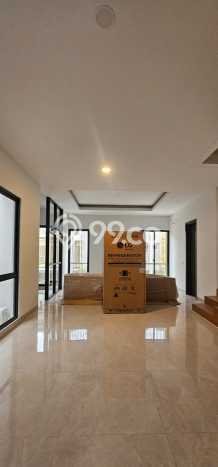Rumah Mewah LB 192m2 Siap Pakai Desain Elegan di BSD City, Tangerang Rumah Mewah LB 192m2 Siap Pakai Desain Elegan di BSD City, Tangerang