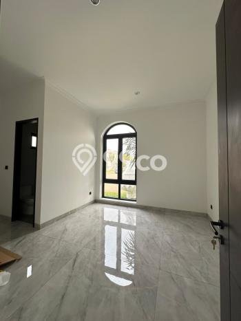 Jual Rumah Mewah Megah Dengan View Cantik di BSD City, Tangerang Jual Rumah Mewah Megah Dengan View Cantik di BSD City, Tangerang