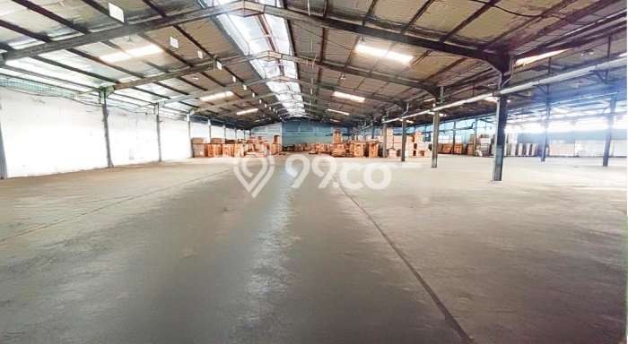 Gudang Disewa di Tangerang dengan LB 10000m2 Area Komersial Ramai Gudang Disewa di Tangerang dengan LB 10000m2 Area Komersial Ramai