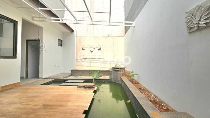 Rumah Luxury Modern Tanpa Renovasi di BSD City Tangerang Rumah Luxury Modern Tanpa Renovasi di BSD City Tangerang