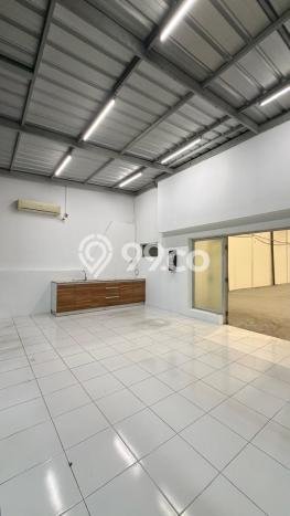 Gudang untuk Disewa di Pusat Tangerang Luas Bangunan 441m2 Gudang untuk Disewa di Pusat Tangerang Luas Bangunan 441m2