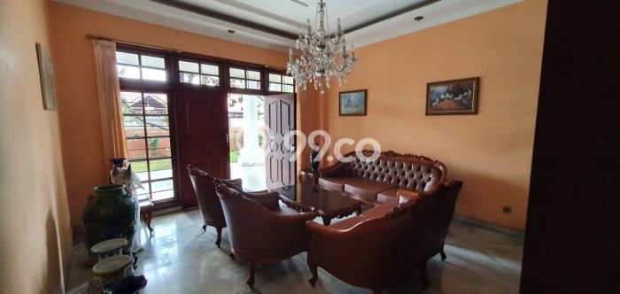 Siap Huni Rumah Mewah 6 Kamar di Palmerah Dekat ke Mana Pun Siap Huni Rumah Mewah 6 Kamar di Palmerah Dekat ke Mana Pun