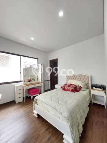 Rumah Elit Modern Tanpa Renovasi di BSD City Tangerang Rumah Elit Modern Tanpa Renovasi di BSD City Tangerang