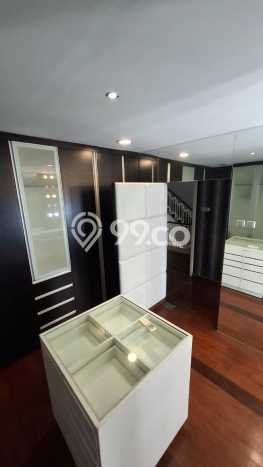 RARE UNIT! Rumah di , 4 KT, View Kota, Luas 225m2m² LB 660m2m² RARE UNIT! Rumah di , 4 KT, View Kota, Luas 225m2m² LB 660m2m²