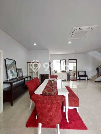 Rumah Elit Modern Tanpa Renovasi di BSD City Tangerang Rumah Elit Modern Tanpa Renovasi di BSD City Tangerang