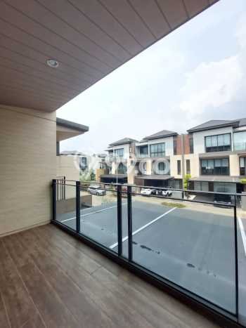 Rumah Elit Modern Tanpa Renovasi di BSD City Tangerang Rumah Elit Modern Tanpa Renovasi di BSD City Tangerang