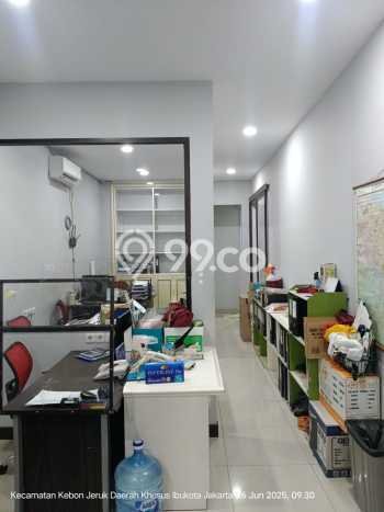 Unit Ruko disewakan di Kebon Jeruk Jakarta Barat dengan LT 113m2 / LB 350m2 Unit Ruko disewakan di Kebon Jeruk Jakarta Barat dengan LT 113m2 / LB 350m2