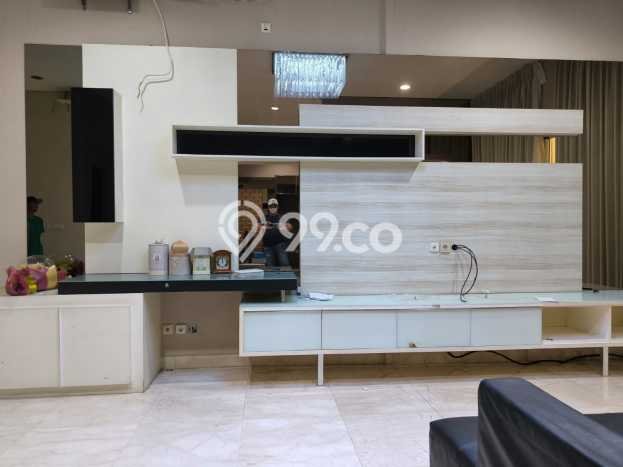 Rumah Strategis kawasan , 3 KT, Lingkungan Tenang, Luas 196m2m² LB 360m2m² Rumah Strategis kawasan , 3 KT, Lingkungan Tenang, Luas 196m2m² LB 360m2m²