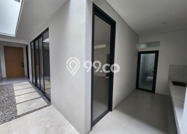 Ready to Use! Luxury House LT 139m2 Desain Elegan di Setra Duta Ready to Use! Luxury House LT 139m2 Desain Elegan di Setra Duta