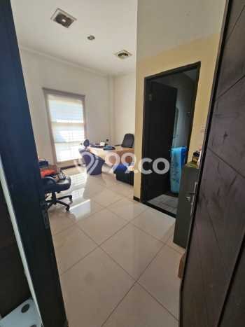 For Sale! Luxury House LT 208m2 Desain Modern di Mekar Wangi For Sale! Luxury House LT 208m2 Desain Modern di Mekar Wangi
