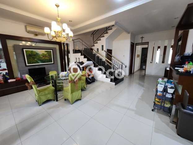 Rumah Luxury Modern Siap Huni di Singgasana Bandung Rumah Luxury Modern Siap Huni di Singgasana Bandung