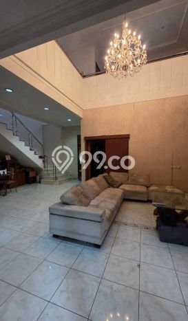 Rumah Elit LB 343m2 Siap Huni Desain Elegan di Mekar Wangi, Bandung Rumah Elit LB 343m2 Siap Huni Desain Elegan di Mekar Wangi, Bandung