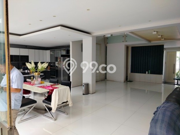 Dijual Rumah Mewah Elegan Dengan View Eksklusif di Mekar Wangi, Bandung Dijual Rumah Mewah Elegan Dengan View Eksklusif di Mekar Wangi, Bandung