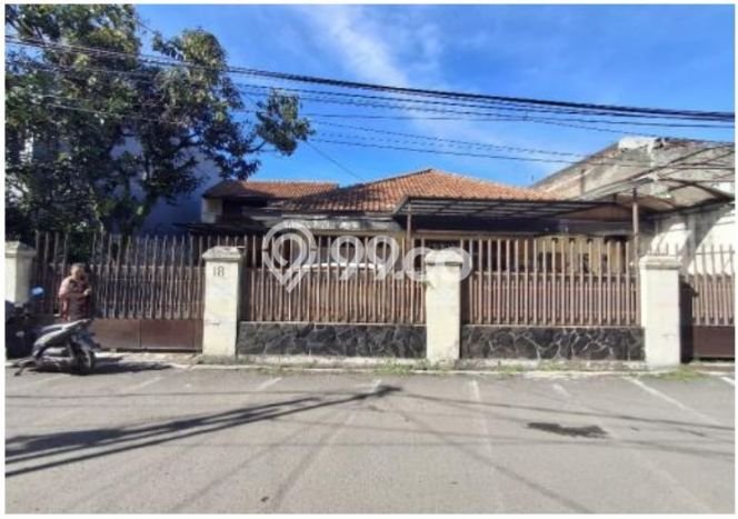 Rumah Minimalis 3 KT LT 304m2 di Moch Toha Rumah Minimalis 3 KT LT 304m2 di Moch Toha