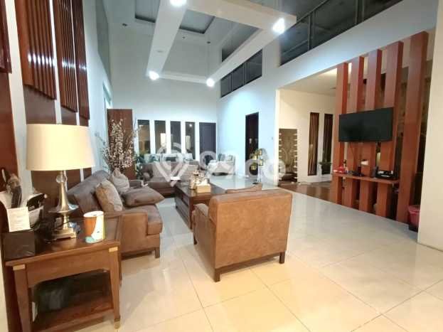 Jual Rumah Luas Megah Dengan View Eksklusif di Singgasana, Bandung Jual Rumah Luas Megah Dengan View Eksklusif di Singgasana, Bandung