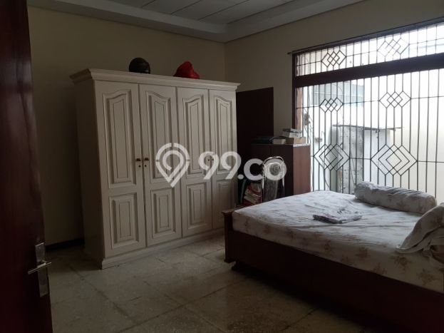Disewakan! Rumah 4 Kamar Tidur &
2 Kamar Mandi di Riau, Bandung Disewakan! Rumah 4 Kamar Tidur &
2 Kamar Mandi di Riau, Bandung