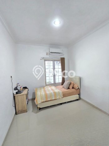 Dijual Hunian Rumah Terawat 3 KT di Bintaro, Tangerang Selatan Dijual Hunian Rumah Terawat 3 KT di Bintaro, Tangerang Selatan