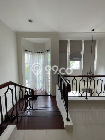 Rumah sewa siap pakai 4 Kamar Tidur di BSD City, Tangerang Rumah sewa siap pakai 4 Kamar Tidur di BSD City, Tangerang