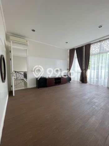 Rumah sewa siap pakai 4 Kamar Tidur di BSD City, Tangerang Rumah sewa siap pakai 4 Kamar Tidur di BSD City, Tangerang