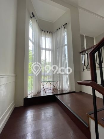 Rumah sewa siap pakai 4 Kamar Tidur di BSD City, Tangerang Rumah sewa siap pakai 4 Kamar Tidur di BSD City, Tangerang