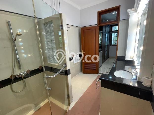 Disewakan! Rumah 4 Kamar Tidur &
3 Kamar Mandi di BSD Telaga Golf, Tangerang Disewakan! Rumah 4 Kamar Tidur &
3 Kamar Mandi di BSD Telaga Golf, Tangerang