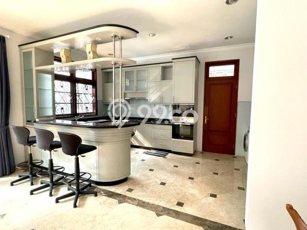 Disewakan! Rumah 4 Kamar Tidur &
3 Kamar Mandi di BSD Telaga Golf, Tangerang Disewakan! Rumah 4 Kamar Tidur &
3 Kamar Mandi di BSD Telaga Golf, Tangerang