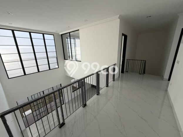 Rumah Mewah LB 274m2 Siap Pakai Desain Elegan di Pantai Indah Kapuk 2, Jakarta Utara Rumah Mewah LB 274m2 Siap Pakai Desain Elegan di Pantai Indah Kapuk 2, Jakarta Utara