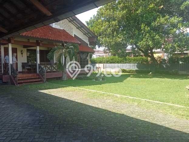 Rumah Mewah LB 243m2 Siap Huni Desain Elegan di Kalibata, Jakarta Selatan Rumah Mewah LB 243m2 Siap Huni Desain Elegan di Kalibata, Jakarta Selatan