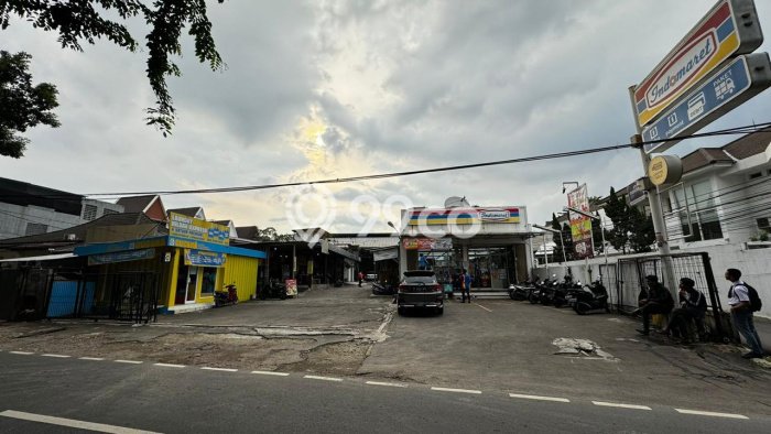Unit Komersial Dijual di Jati Padang Jakarta Selatan Luas Bangunan 300m2 Unit Komersial Dijual di Jati Padang Jakarta Selatan Luas Bangunan 300m2