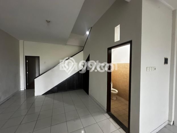 Disewakan Komersial Premium Kawasan Lukluk, Luas 450m², Area Bisnis, Jalan Mudah Disewakan Komersial Premium Kawasan Lukluk, Luas 450m², Area Bisnis, Jalan Mudah