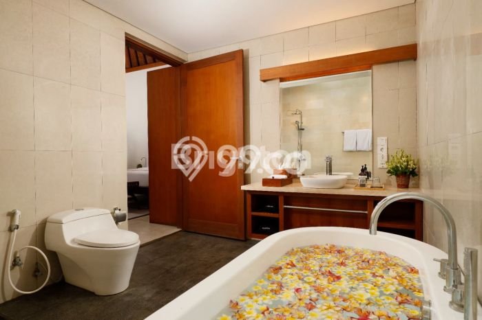 Sewa Rumah Nyaman LT 1111m2 / LB 891m2 di canggu, Badung Sewa Rumah Nyaman LT 1111m2 / LB 891m2 di canggu, Badung