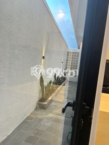 RARE UNIT! Rumah di , 2 KM, Pemandangan Kota, LT 230m2m² LB 135m2m² RARE UNIT! Rumah di , 2 KM, Pemandangan Kota, LT 230m2m² LB 135m2m²
