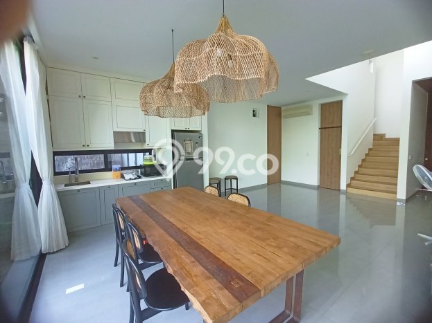 DIJUAL! Vila Kawasan , Luas 250m2m², Lokasi Premium DIJUAL! Vila Kawasan , Luas 250m2m², Lokasi Premium