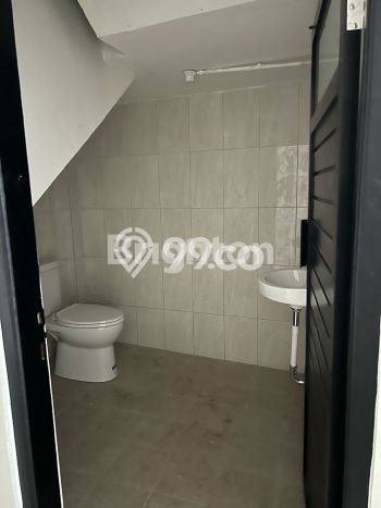PRIME LOCATION! Ruko Kawasan Gatot Subroto, Luas 216m², Area Ramai, Siap Untuk Digunakan PRIME LOCATION! Ruko Kawasan Gatot Subroto, Luas 216m², Area Ramai, Siap Untuk Digunakan