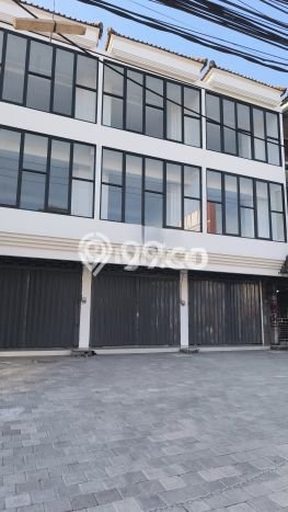 PRIME LOCATION! Ruko Kawasan Gatot Subroto, Luas 216m², Area Ramai, Siap Untuk Digunakan PRIME LOCATION! Ruko Kawasan Gatot Subroto, Luas 216m², Area Ramai, Siap Untuk Digunakan