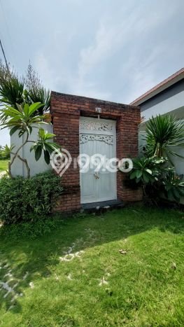 Vila Siap Huni Kawasan Canggu, Area 300m², Lokasi Strategis Vila Siap Huni Kawasan Canggu, Area 300m², Lokasi Strategis