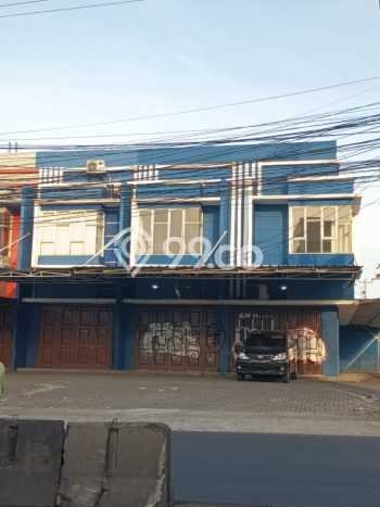 LOKASI STRATEGIS! Ruko For Rent di Rawalumbu, Luas 240m², Pusat Niaga LOKASI STRATEGIS! Ruko For Rent di Rawalumbu, Luas 240m², Pusat Niaga