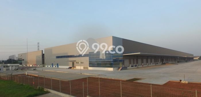 Disewakan Gudang komersial di Cikarang Barat luas bangunan 54000m2 Disewakan Gudang komersial di Cikarang Barat luas bangunan 54000m2