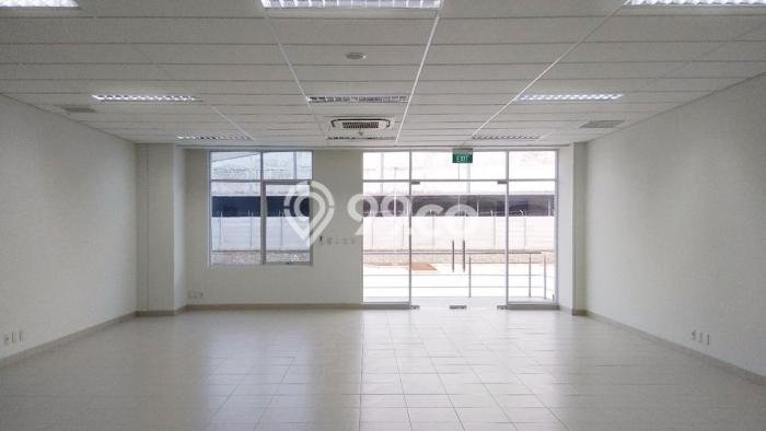 Disewakan Gudang komersial di Cikarang Barat luas bangunan 54000m2 Disewakan Gudang komersial di Cikarang Barat luas bangunan 54000m2