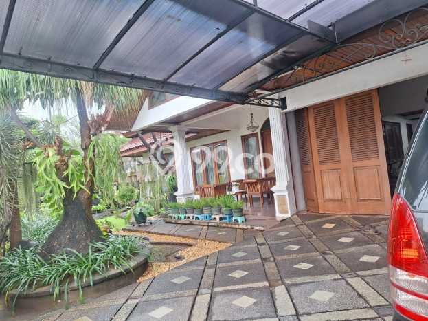Ready to Use! Luxury House LT 2700m2 Desain Elegan di Jaka Permai Ready to Use! Luxury House LT 2700m2 Desain Elegan di Jaka Permai