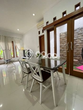 Jual Segera Rumah 4 KT 4 KM di Jantung Kota Cilandak, Jakarta Selatan Jual Segera Rumah 4 KT 4 KM di Jantung Kota Cilandak, Jakarta Selatan